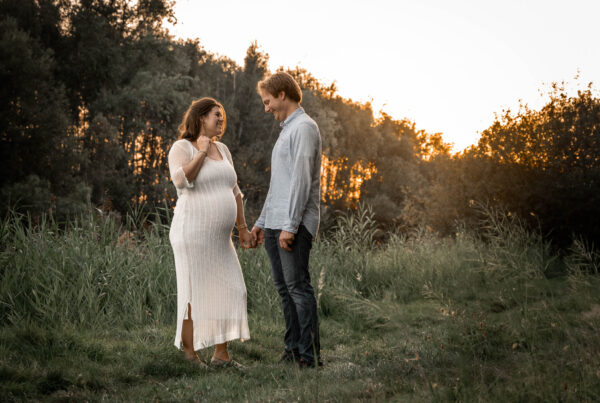 Fotoshoot van toekomstige vader en moeder